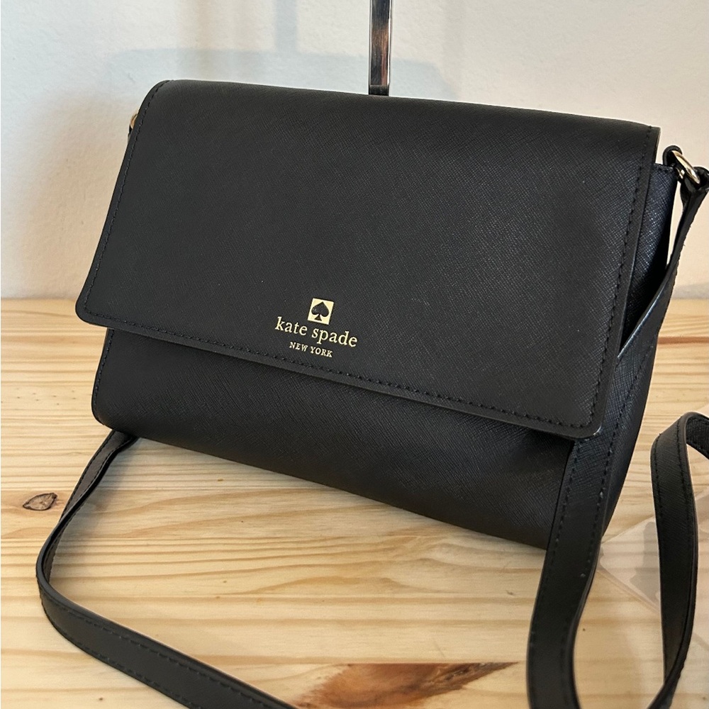 Kate Spade Elegant Black Shoulder Bag